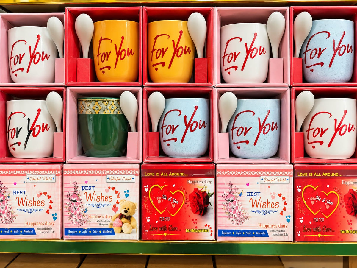 Beautiful Ceramic Mug Gift Set with Spoon – Perfect Gift for Loved Ones!